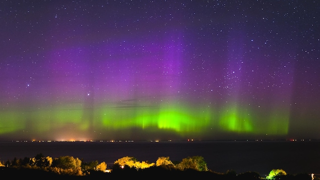 Des aurores boréales au dessus du Lac-Saint-Jean.