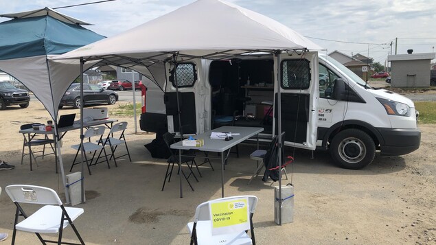 Une clinique de vaccination mobile à Uashat Maliotenam Une clinique de vaccination mobile à Uashat Maliotenam