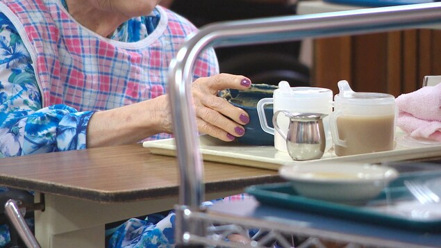 Demander l’aide des familles est « irresponsable » dit une défenseure des aînés Demander l’aide des familles est « irresponsable » dit une défenseure des aînés