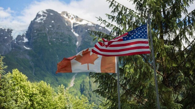 Alors que la frontière américaine ouvre, le Yukon attend ses premiers visiteurs Alors que la frontière américaine ouvre, le Yukon attend ses premiers visiteurs