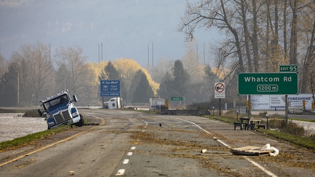 Inondations en C.-B. : des retards à prévoir dans le transport de marchandises Inondations en C.-B. : des retards à prévoir dans le transport de marchandises