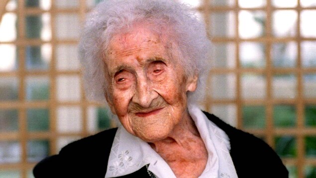 La Française Jeanne Calment est morte à l'âge de 122 ans, en 1997. Sur la photo, elle est âgée de 121 ans.