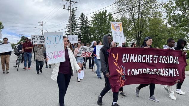 Des Sherbrookois marchent contre le racisme dimanche