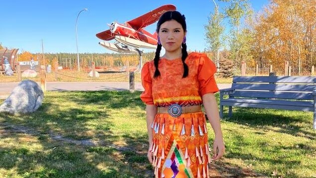 La robe d’une créatrice crie à l’honneur au Musée canadien pour les droits de la personne