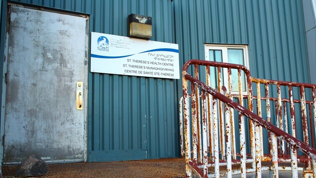 La pénurie de personnel entraîne la réduction des soins de santé au Nunavut La pénurie de personnel entraîne la réduction des soins de santé au Nunavut