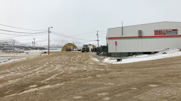 Approvisionnement en eau : l’état urgence est décrété à Kinngait, au Nunavut