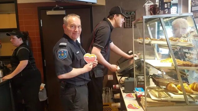 Des pompiers demandent plus de soutien et une révision de leur équipement en C.-B.