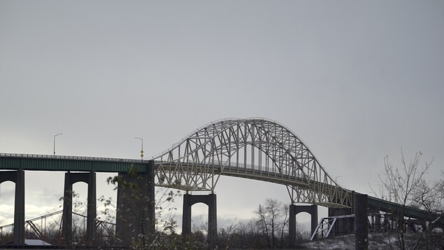 La partie canadienne du pont. 