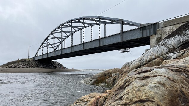 Le pont aérien maintenu malgré la réouverture imminente du pont Touzel