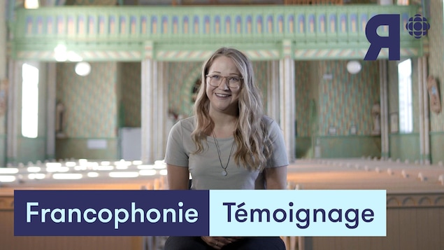 Une jeune Acadienne qui témoigne de son accent.