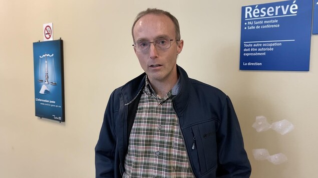 Un complotiste antivaccin condamné à la prison pour une attaque à la hache