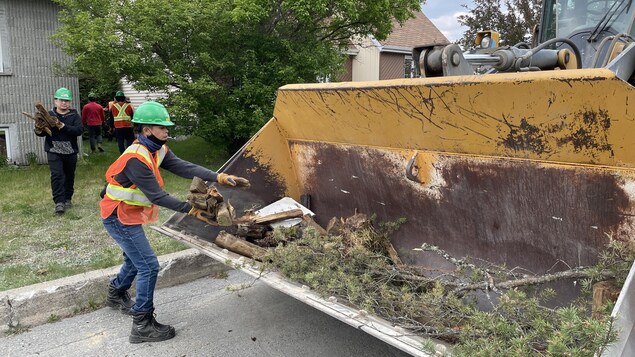 Senneterre crée des tranchées pour protéger la ville