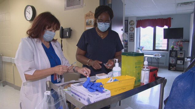 COVID-19 : des centaines d’aînés triplement vaccinés dans les CHSLD de l’Outaouais COVID-19 : des centaines d’aînés triplement vaccinés dans les CHSLD de l’Outaouais