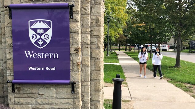 Les professeurs de l’Université Western demandent la vaccination obligatoire Les professeurs de l’Université Western demandent la vaccination obligatoire