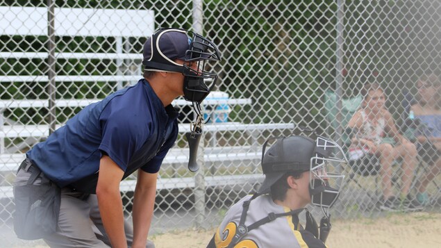 Pénurie d’arbitres sur les terrains de baseball et de soccer