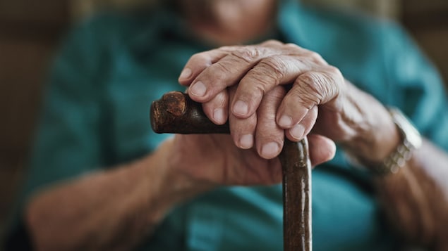 La pénurie de main-d’œuvre est causée par le vieillissement de la population La pénurie de main-d’œuvre est causée par le vieillissement de la population