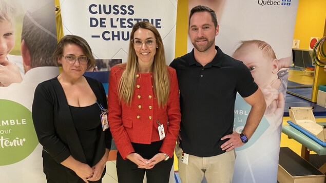 Les trois intervenants devant la caméra. 