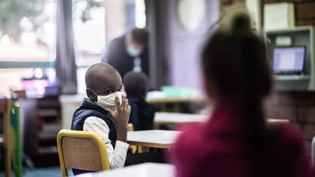 Jusqu’à 50 000 licenciements dans l’éducation en cas de vaccin obligatoire en Ontario Jusqu’à 50 000 licenciements dans l’éducation en cas de vaccin obligatoire en Ontario