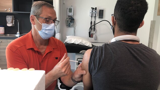 Pas de salaire pour les employés non-vaccinés de la Ville de Sherbrooke en isolement Pas de salaire pour les employés non-vaccinés de la Ville de Sherbrooke en isolement
