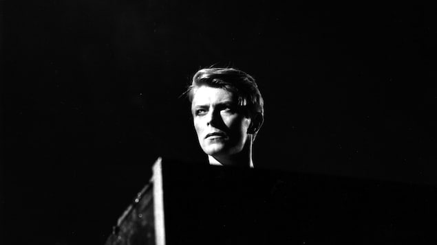 David Bowie performing