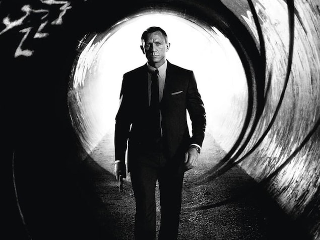 Daniel Craig joue James Bond dans le film Skyfall (2012).
