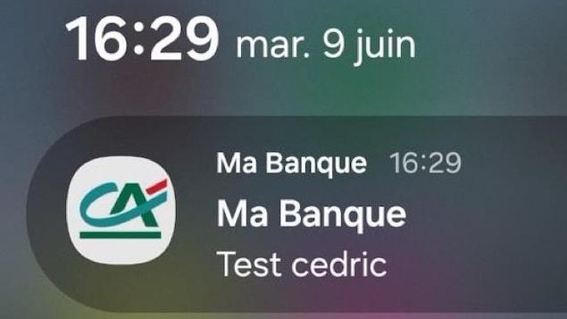 Capture d'écran d'une notification mobile où on voit le message « Test cedric »