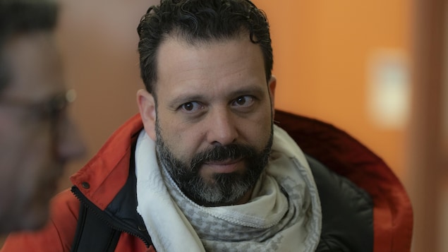 Un homme plaide coupable d’avoir harcelé le député Haroun Bouazzi