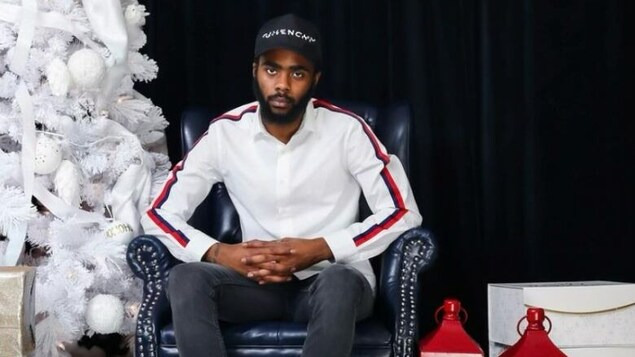 L’homme tué au couteau devant une salle de banquet à Etobicoke a été identifié