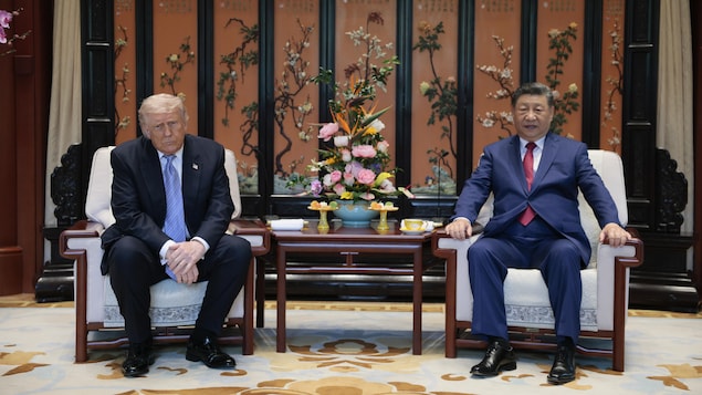Trump et Xi assis côte-à-côte
