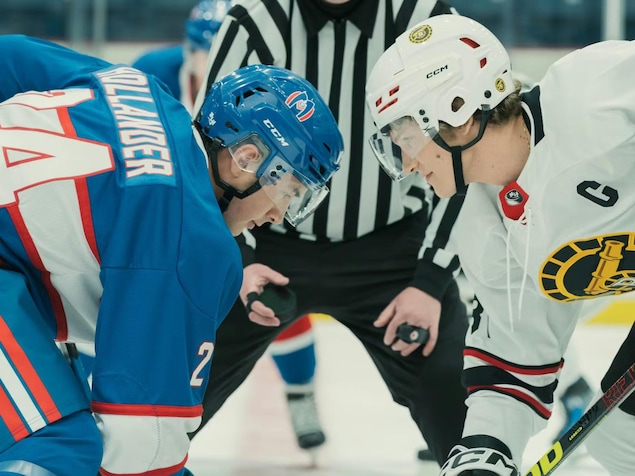 Deux joueurs de hockey.