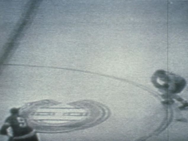 Du hockey des Canadiens à CBC en 1953.