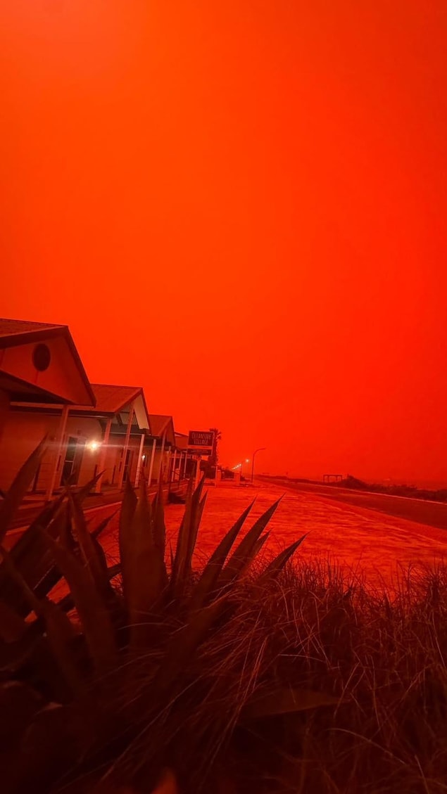 Un ciel rouge en Australie.