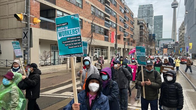 1er Mai : marches à Toronto et Sudbury pour les travailleurs