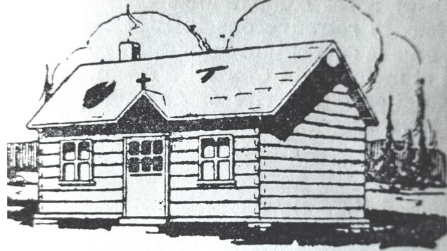 Un dessin d'une petite cabane en bois ronds avec deux fenêtres à l'avant, une petite cheminée fumante sur le toit et un crucifix au-dessus de la porte d'entrée. Un dessin d'une petite cabane en bois ronds avec deux fenêtres à l'avant, une petite cheminée fumante sur le toit et un crucifix au-dessus de la porte d'entrée.