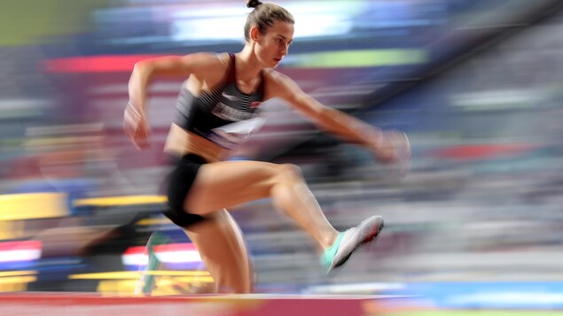 L'Acadienne Geneviève Lalonde s'est qualifiée de justesse à la finale du 3000 mètres steeple des Championnats du monde d'athlétisme à Doha.