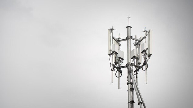 C'est une tour de télécommunication.
