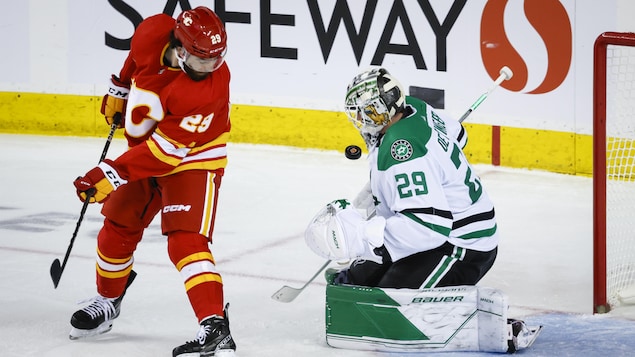 Les Stars s’imposent contre les Flames dans les dernières secondes de la prolongation