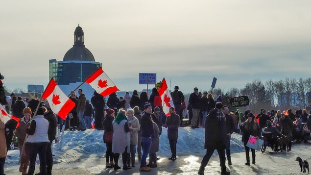 Manifestations : 164 000 $ en heures supplémentaires cet hiver pour la police d’Edmonton