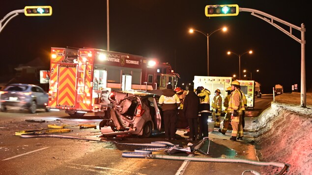 Accident à l'intersection de l'autoroute Dufferin-Montmorency et du boulevard François-de-Laval, le 6 février en soirée.