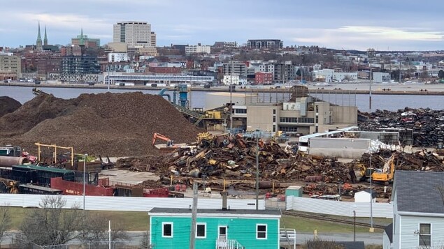 Un homme est gravement blessé après un accident de travail dans une usine de Saint-Jean