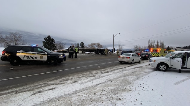 Un accident entre deux camions force la fermeture de la route 169 à Roberval