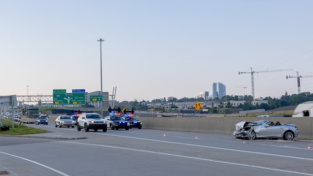 لقي سائق في الستينيات من عمره حتفه بعد حادث تصادم كبير بالقرب من جسر بيير لابورت في مدينة كيبيك يوم الأحد المنصرم.
