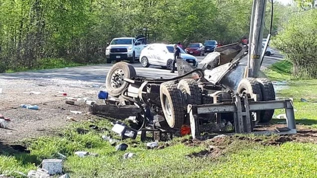 Une collision fait un mort et cinq blessés au sud-est d’Ottawa
