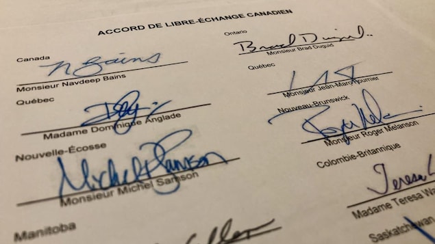 On voit une partie du document avec les signatures. On voit une partie du document avec les signatures.