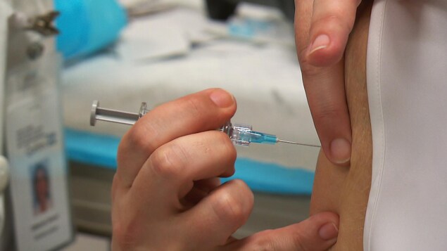 Une troisième dose de vaccin pour les résidents de foyers pour aînés au Manitoba