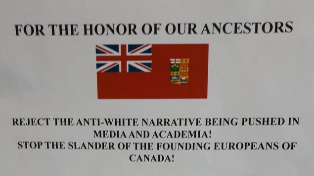 Cette affiche a été placardée sur les murs de l'Université du Nouveau-Brunswick, à Fredericton. Cette affiche a été placardée sur les murs de l'Université du Nouveau-Brunswick, à Fredericton.