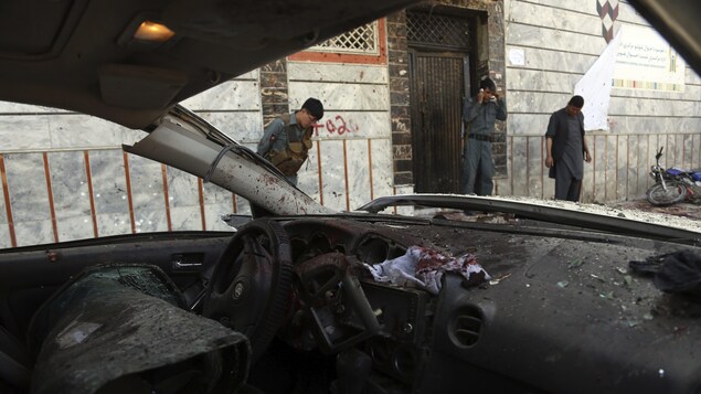 Un attentat-suicide a visé un centre d'enregistrement pour les élections législatives, à Kaboul, en Afghanistan Un attentat-suicide a visé un centre d'enregistrement pour les élections législatives, à Kaboul, en Afghanistan