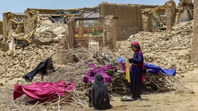 Séisme en Afghanistan : les secouristes s’activent dans des conditions difficiles