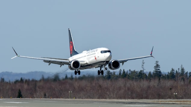 Vaccination obligatoire pour voyager en avion : réactions favorables en Atlantique