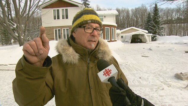 Alain Roberge en entrevue avec la journaliste Alexandra Duval de Radio-Canada. Alain Roberge en entrevue avec la journaliste Alexandra Duval de Radio-Canada.